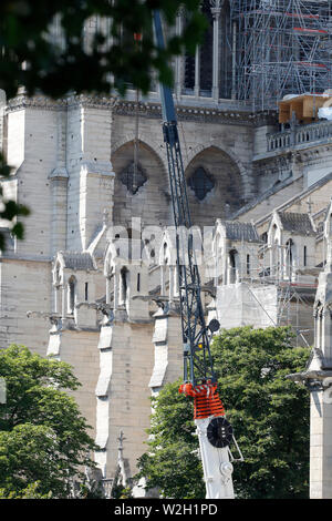 Die Kathedrale Notre Dame de Paris. Nach dem Feuer. Die Konsolidierung der Arbeit. Frankreich. Stockfoto