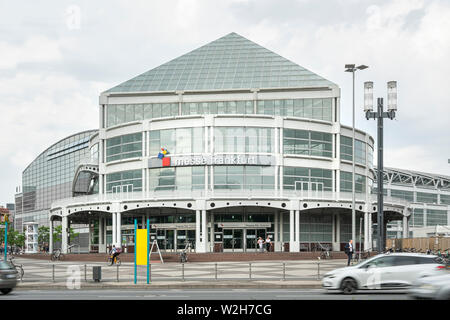 Frankfurt am Main, Juli 2019. Der Eingang Gebäude der Messe Frankfurt Stockfoto