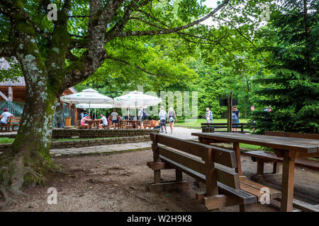 Picknickplatz am Nationalpark Plitvicer Seen in Kroatien Stockfoto