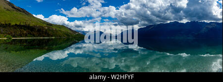 Ein Panorama des Lake Wakatipu auf dem Weg nach Glenorchy Queenstown, Südinsel, Neuseeland Stockfoto