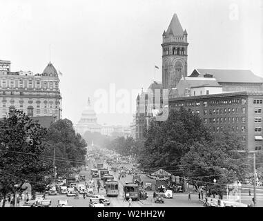 Anzeigen von Pennsylvania Avenue, U.S. Capitol, Washington, D.C. Ca. 1935 Stockfoto