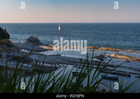 Passetto Strand mit Papst Stuhl rock Stockfoto