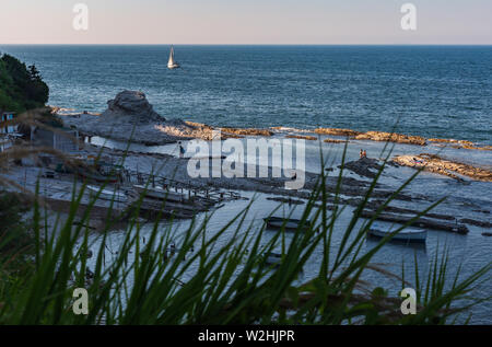 Passetto Strand mit Papst Stuhl rock Stockfoto