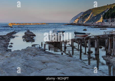 Passetto Strand mit Fischer Boote Stockfoto