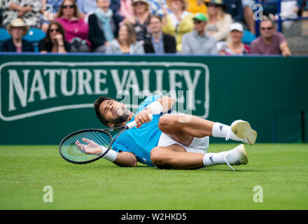 Fernando Verdasco Spanien fällt während der Match gegen John millman von Australien an der Natur Tal Internationale 2019, Devonshire Park, Eastbo und Masse Stockfoto