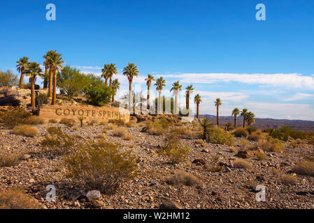 Zeichen für die kleine Gemeinschaft der Kojote entspringt in der Nähe von Las Vegas in Nevada Willkommen Stockfoto