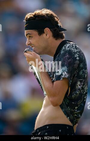 Taylor Fritz der USA in Aktion gegen Kyle Edmund von GBR auf die Natur Tal Internationale 2019, Devonshire Park, Eastbourne - England. Freitag, 28, Juni, Stockfoto