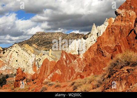 Southern Utah ist bekannt für seine wunderschöne Wüste Landschaft. Dieser eye popping Panoramablick auf die Landschaft erklärt warum. Stockfoto