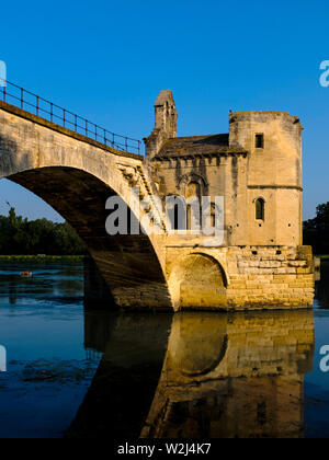 Pont Maruéjols-lès-Gardon, Avignon, Südfrankreich. Stockfoto