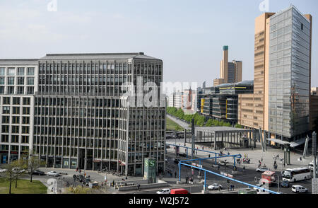 Berlin, Deutschland. 24 Apr, 2019. Blick auf den Potsdamer Platz. Quelle: Britta Pedersen/dpa-Zentralbild/ZB/dpa/Alamy leben Nachrichten Stockfoto