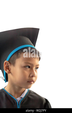 Isolierte der Junge aus dem Kindergarten schloss diese Studie ist der erste, der die nächste Ebene auf weißem Hintergrund zu gelangen. Stockfoto