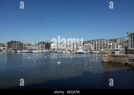 Plymouth Sutton Harbour, inneren Becken, Yachten in einer sicheren Zufluchtsort. Stockfoto