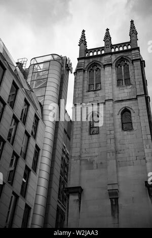 St Albans Kirche, stark während des Zweiten Weltkrieges beschädigt, nur der Turm verbleibenden Stockfoto