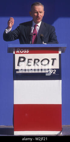 Ross Perot liefert eine Rede vom 26. Oktober 1992, im Rahmen seiner persönlichen Kampagne für die US-Präsidentschaft. Perrot starb Juli 9, 2019 in seinem Haus in Dallas. Er war 89. Stockfoto