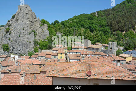 Die kleine Stadt Rocalbegna in der südlichen Toskana, Italien Stockfoto