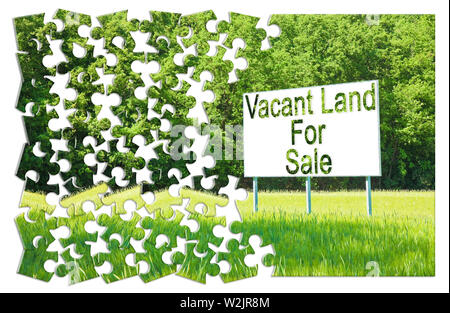 Werbung mit Reklametafeln in einer ländlichen Szene mit freien Grundstücke zum Verkauf geschrieben - Konzept Bild im Puzzle Form getaucht Stockfoto