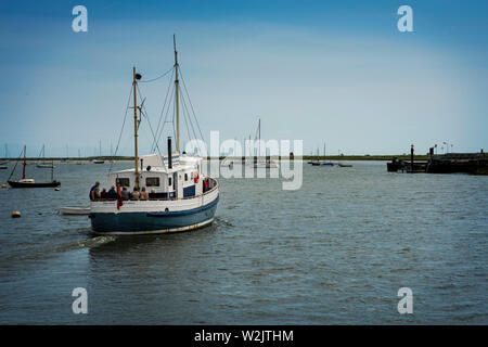 Lady Florence River Cruise restaurant Boot verlassen Quay in Orford, Suffolk. Stockfoto