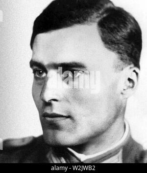 Claus von Stauffenberg, Claus Philipp Maria Schenk Graf von Stauffenberg (1907-1944), deutscher Offizier in der Armee. Stauffenberg war einer der führenden Mitglieder der Fehlgeschlagen 20. Juli Grundstück von 1944 Adolf Hitler zu ermorden, er wurde von erschießungskommando kurz nach dem gescheiterten Versuch, bekannt als Operation Walküre ausgeführt. Stockfoto