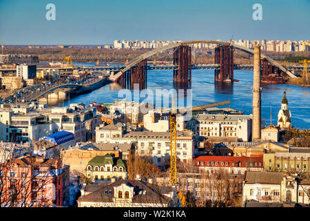 Podilsko-Voskresensky Brücke, Kiew, Ukraine Stockfoto