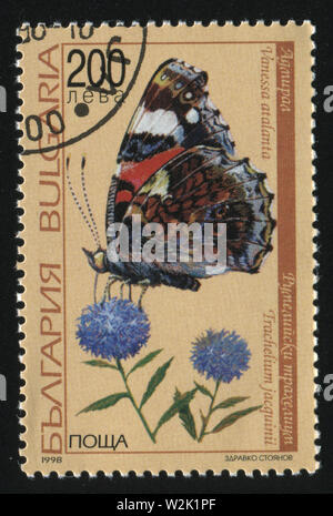 Russland KALININGRAD, 26. MÄRZ 2019: Briefmarke von Bulgarien gedruckt zeigt wunderschöne, Schmetterling, ca. 1998 Stockfoto