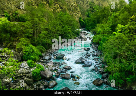 River von Everest Trek in Nepal Stockfoto