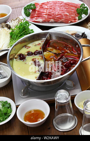 Chongqing Yin Yang hot pot, chinesische Küche Stockfoto