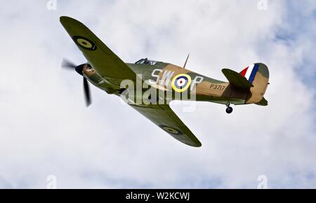 Hawker Hurricane Mk. Ich 'P 3717' (G-HITT) Airborne am Shuttleworth Militar Airshow am 7. Juli 2019 Stockfoto