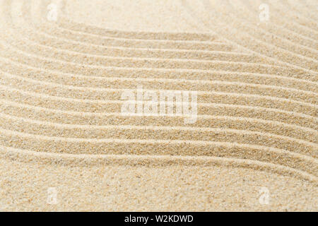 geharkt Sand - Zen Steingarten - Japan Zen Geist inspiriert Anordnung