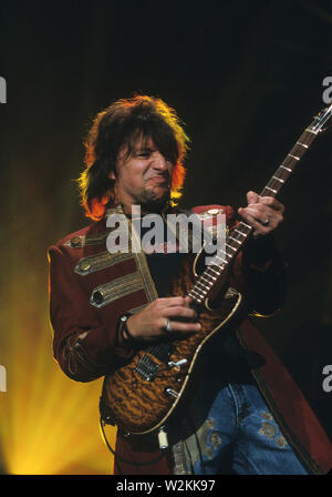 BON JOVI UNS rock Gruppe mit Richie Sambora am 9. April 2003 im Staples Center in Los Angeles, Kalifornien. Foto: Jeffrey Mayer Stockfoto