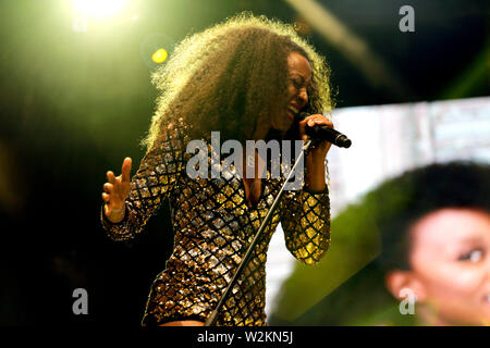 Beverley Knight führt auf der Bühne bei Tag 1 von Kew die Musik in Kew Gardens, die am 9. Juli, 2019 in London, England. Stockfoto