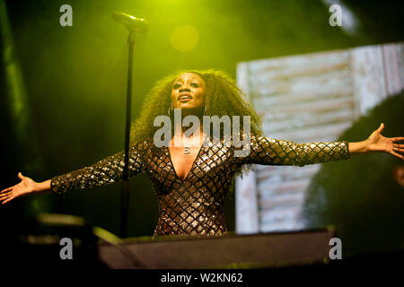 Beverley Knight führt auf der Bühne bei Tag 1 von Kew die Musik in Kew Gardens, die am 9. Juli, 2019 in London, England. Stockfoto