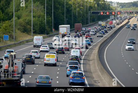 Gehen Sie langsam, rolling Straßensperre, auf die M1 an der Nottingham Stockfoto