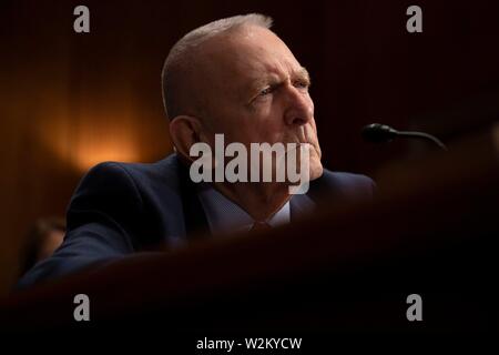 Washington, Vereinigte Staaten von Amerika. 09 Juli, 2019. Flight Director von Apollo 11 Gene Kranz bezeugt vor dem Unterausschuss für Luft- und Raumfahrt, auf dem Capitol Hill in Washington, DC, USA am 9. Juli 2019. Credit: Stefani Reynolds/CNP | Verwendung der weltweiten Kredit: dpa/Alamy leben Nachrichten Stockfoto