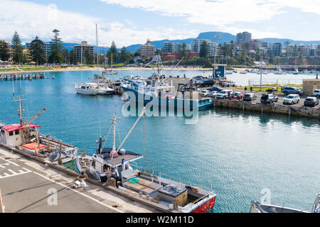 Wollongong, NSW, Australia-June 10, 2019: die Menschen genießen die langen Wochenende in Wollongong, der drittgrößten Stadt von NSW, zum Fallschirmspringen bekannt, Galerien Stockfoto