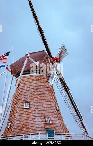 De Zwaan Mühle an einem bewölkten Frühling Stockfoto