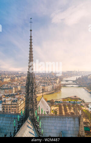 Der Turm von Notre Dam de Paris komplett durch das Feuer der April 15, 2019 zerstört. Paris. Frankreich Stockfoto