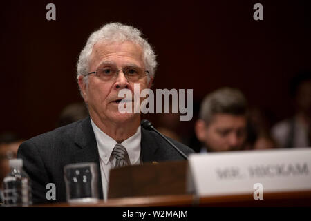 Washington DC, USA. 09th July, 2019. Author of Rocket Boys Homer Hickam testifies before the Subcommittee on Aviation and Space on Capitol Hill in Washington, DC, U.S. on July 9, 2019. Credit: Stefani Reynolds/CNP /MediaPunch Credit: MediaPunch Inc/Alamy Live News Stockfoto