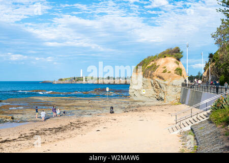 Wollongong, NSW, Australia-June 10, 2019: die Menschen genießen die langen Wochenende in Wollongong, der drittgrößten Stadt von NSW, zum Fallschirmspringen bekannt, Galerien Stockfoto