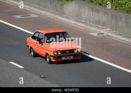 1979 70er Jahre Venetian Red, Ford Escort RS Custom, A 2. 0-Liter-Vierzylinder, SOHC, Pinto-Motor; Automobilklassiker, historische Oldtimer-Motoren und Sammlerstücke; Leighton Hall Transportshow, Autos und alte Fahrzeuge von gestern auf der Autobahn M6 in der Nähe von Lancaster, Großbritannien Stockfoto