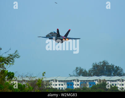 Langkawi, Malaysia - Mar 30, 2019. McDonnell Douglas FA-18D Hornet der Royal Malaysian Air Force (TUDM M 45-01) vom Flughafen Langkawi (Lgk). Stockfoto