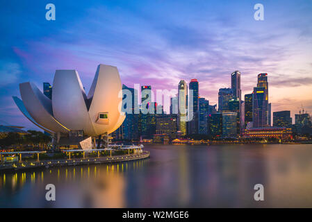 Singapur, Singapur - 10. August 2018: Skyline von Singapur von der Marina Bay Stockfoto