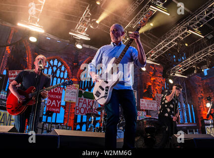 Coventry, Großbritannien, 9. Juli 2019. Die Specials, spielen ein Homecoming live Konzert in der Kathedrale von Coventry Ruinen, als Teil ihrer Tour zum 40. Geburtstag der Band feiern. Credit: Ernesto Rogata/Alamy Leben Nachrichten. Stockfoto