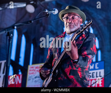 Coventry, Großbritannien, 9. Juli 2019. Lynval Golding Der Specials, spielen ein Homecoming live Konzert in der Kathedrale von Coventry Ruinen, als Teil ihrer Tour zum 40. Geburtstag der Band feiern. Credit: Ernesto Rogata/Alamy Leben Nachrichten. Stockfoto