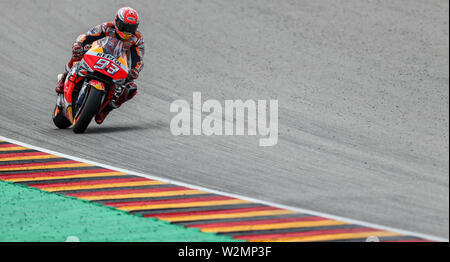 07 Juli 2019, Sachsen, Hohenstein-Ernstthal: Motorsport/Motorrad Grand Prix von Deutschland, MotoGP am Sachsenring: Rider Marc Marquez (Spanien, Repsol Honda Team) Antriebe auf der Spur. Foto: Jan Woitas/dpa-Zentralbild/dpa Stockfoto