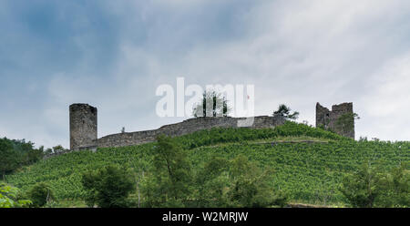 Bad Ragaz, SG/Schweiz - 9. Juli 2019: horizontale Blick auf die Ruinen des Schlosses Freudenberg in Bad Ragaz im Südosten der Schweiz Stockfoto