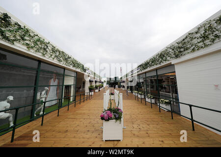 Wimbledon, UK. 10. Juli 2019. Wimbledon Tennis Championships. Südliche Dorf, die Wimbledon Championships 2019, 2019 Quelle: Allstar Bildarchiv/Alamy leben Nachrichten Stockfoto