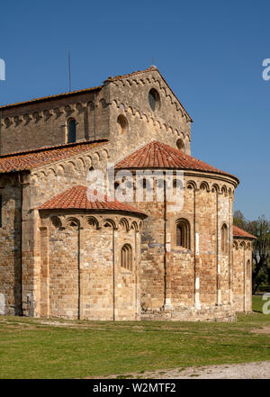 San Piero a Grado bei Pisa, Basilika aus dem 10. Jahrhundert, Chorapsiden von Südwest Stockfoto