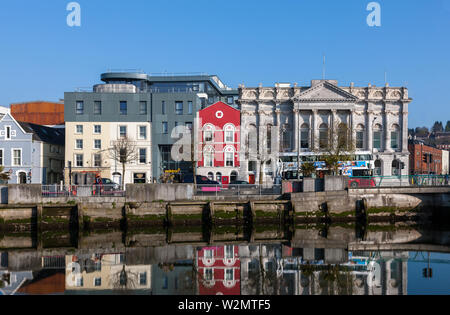 Die Stadt Cork, Cork, Irland. 05. April 2019. Fassade des Maldron Hotel auf der South Mall, Cork, Irland. Stockfoto