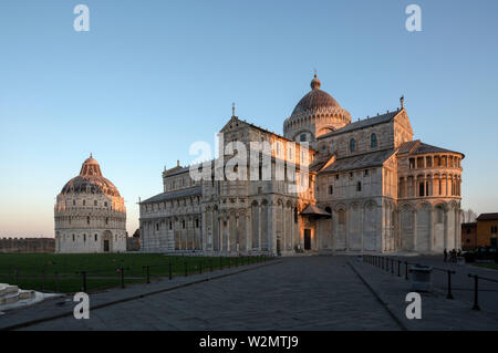 Pisa, Domplatz mit Baptisterium, Dom Santa Maria Assunta Stockfoto