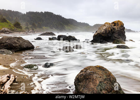 Samuel H Boardman State Park ist in Oregon, Westküste, Vereinigten Staaten von Amerika, Reisen, USA, Abenteuer, Landschaft, Regenwald, Pazifischer Ozean Stockfoto